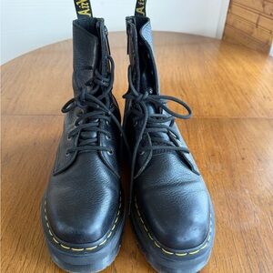 Dr. Martens // Jadon III Pisa Platform Boots